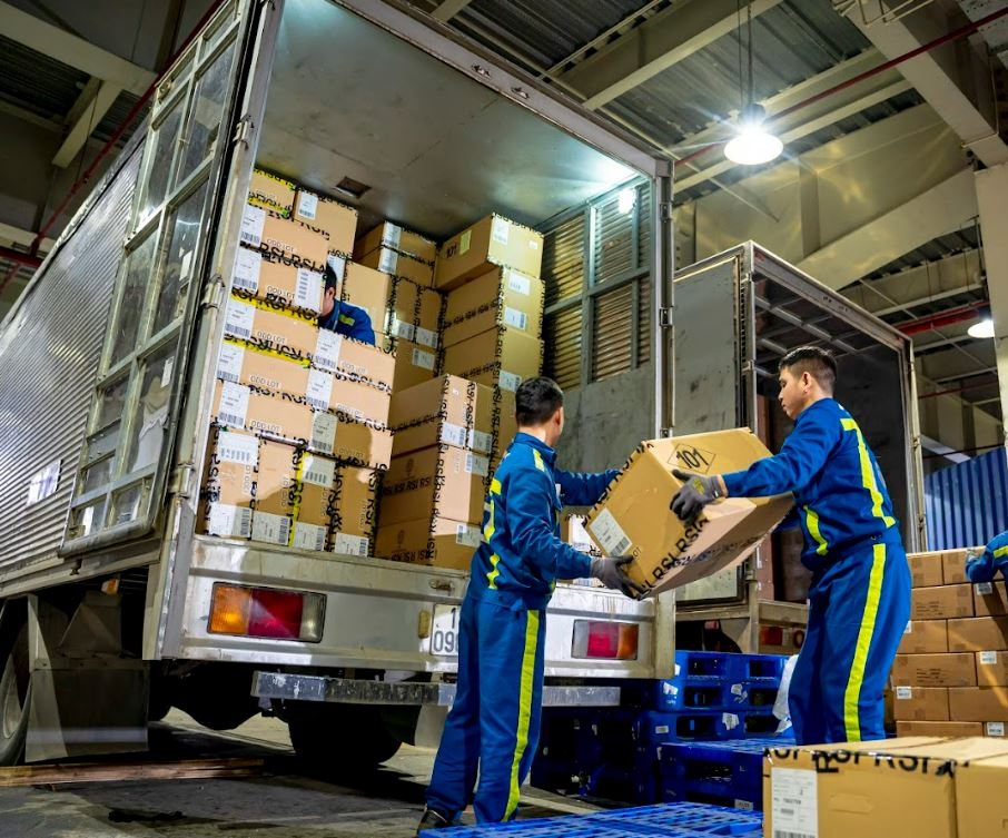 Dịch vụ bốc xếp hàng hóa có cần thiết hay không?